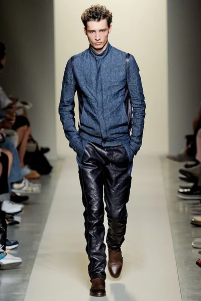 Look 7